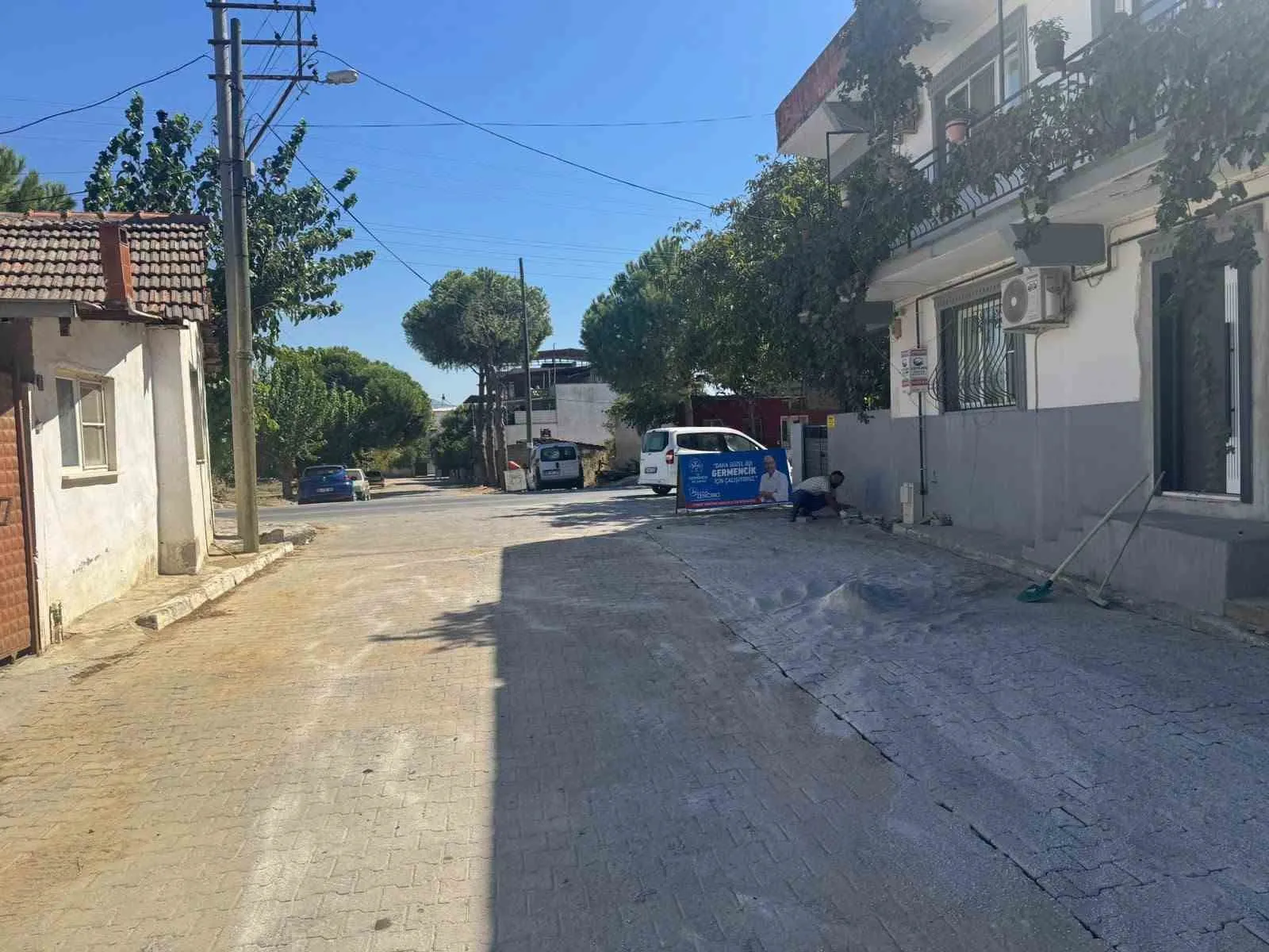 Germencik’te şantiye mesaisi: Yollar yepyeni bir çehreye kavuşuyor