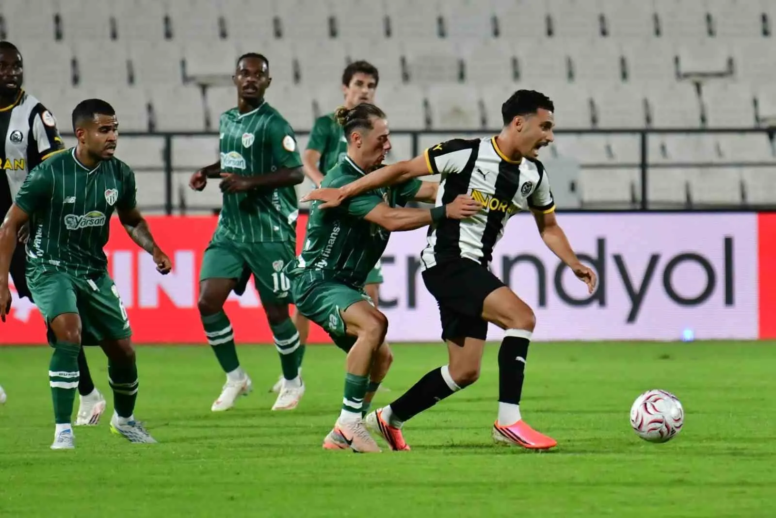 Bursaspor Manisa deplasmanında son nefeste kazandı