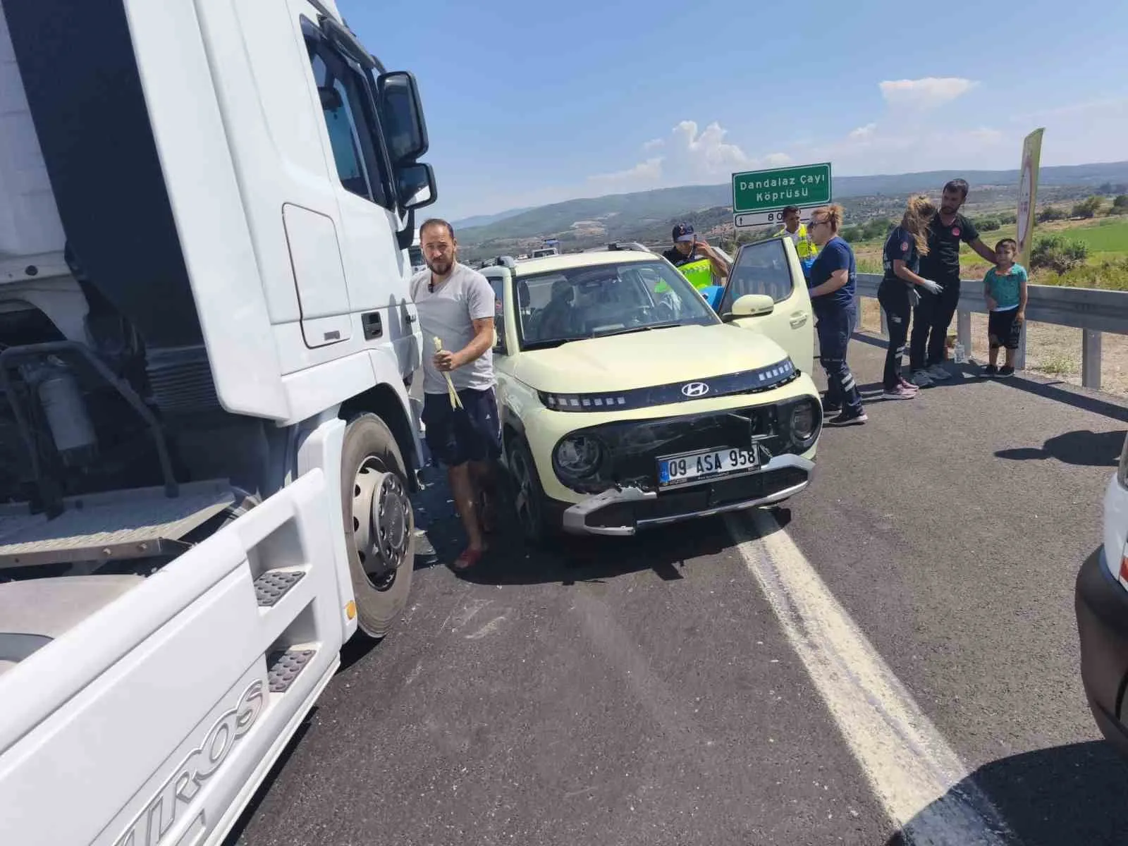 Aydın-Denizli yolunda tır dehşeti: Aynı aileden 3 kişi hastanelik oldu