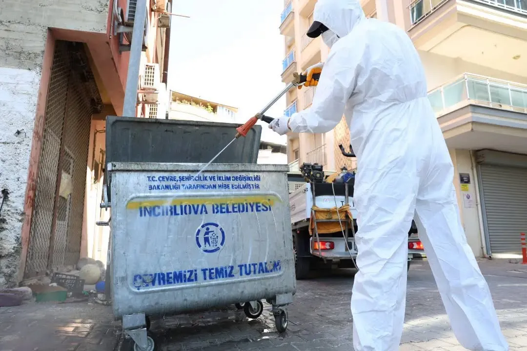 İncirliova’da sineklerle mücadele mesaisi: Çöp noktaları dezenfekte ediliyor
