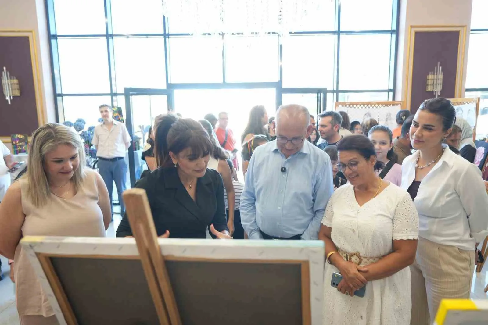 Turgutlu'da sanat dolu yaz sezonuna görkemli veda