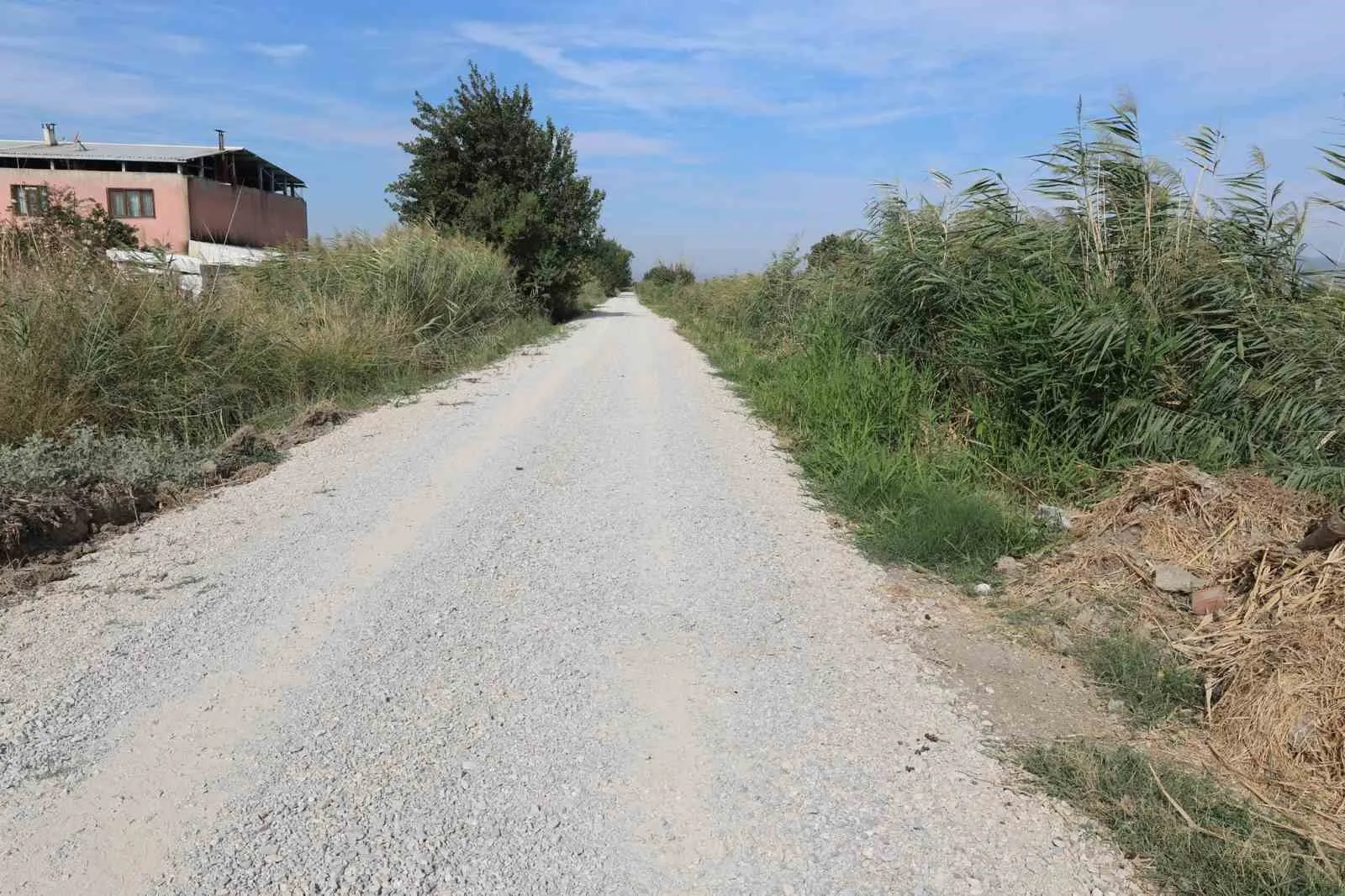 Karaağaçlı’da hasat öncesi ulaşım engelleri kalktı: Çiftçinin yüzü Şehzadeler ile güldü