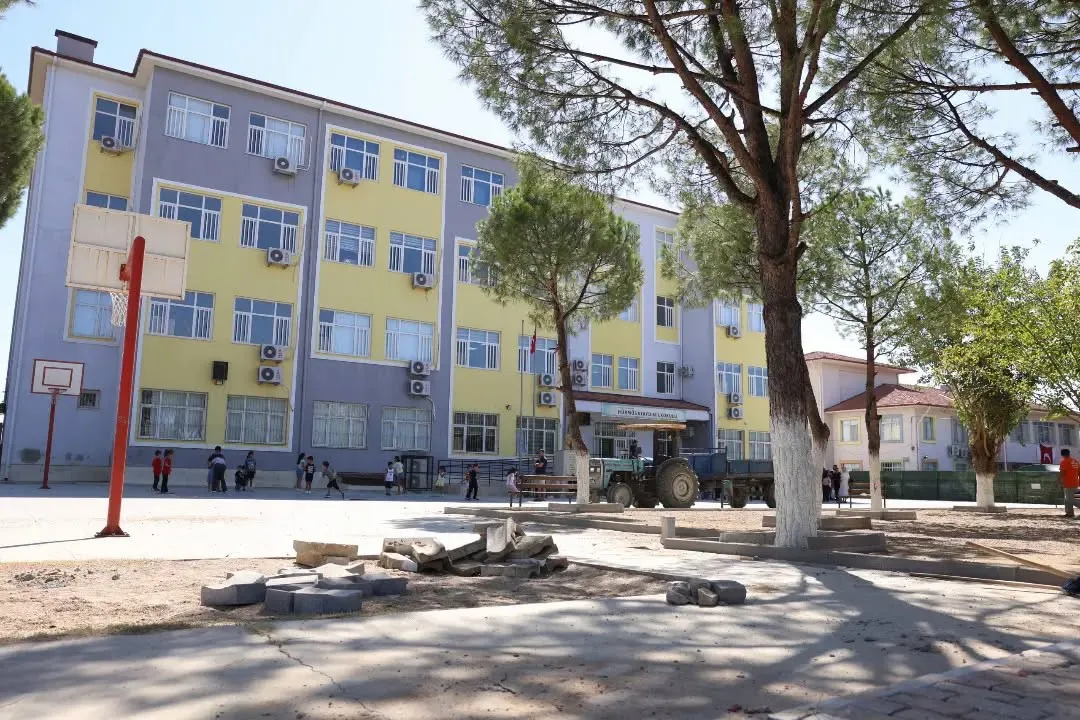 İncirliova’da eğitim seferberliği: Okul bahçeleri öğrencileri bekliyor