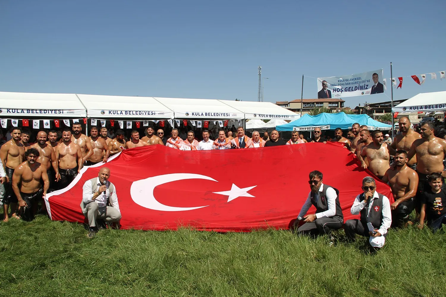 Kula’da er meydanının hakimi değişmedi: Başpehlivanlık kupası Aktürk’ün ellerinde yükseldi