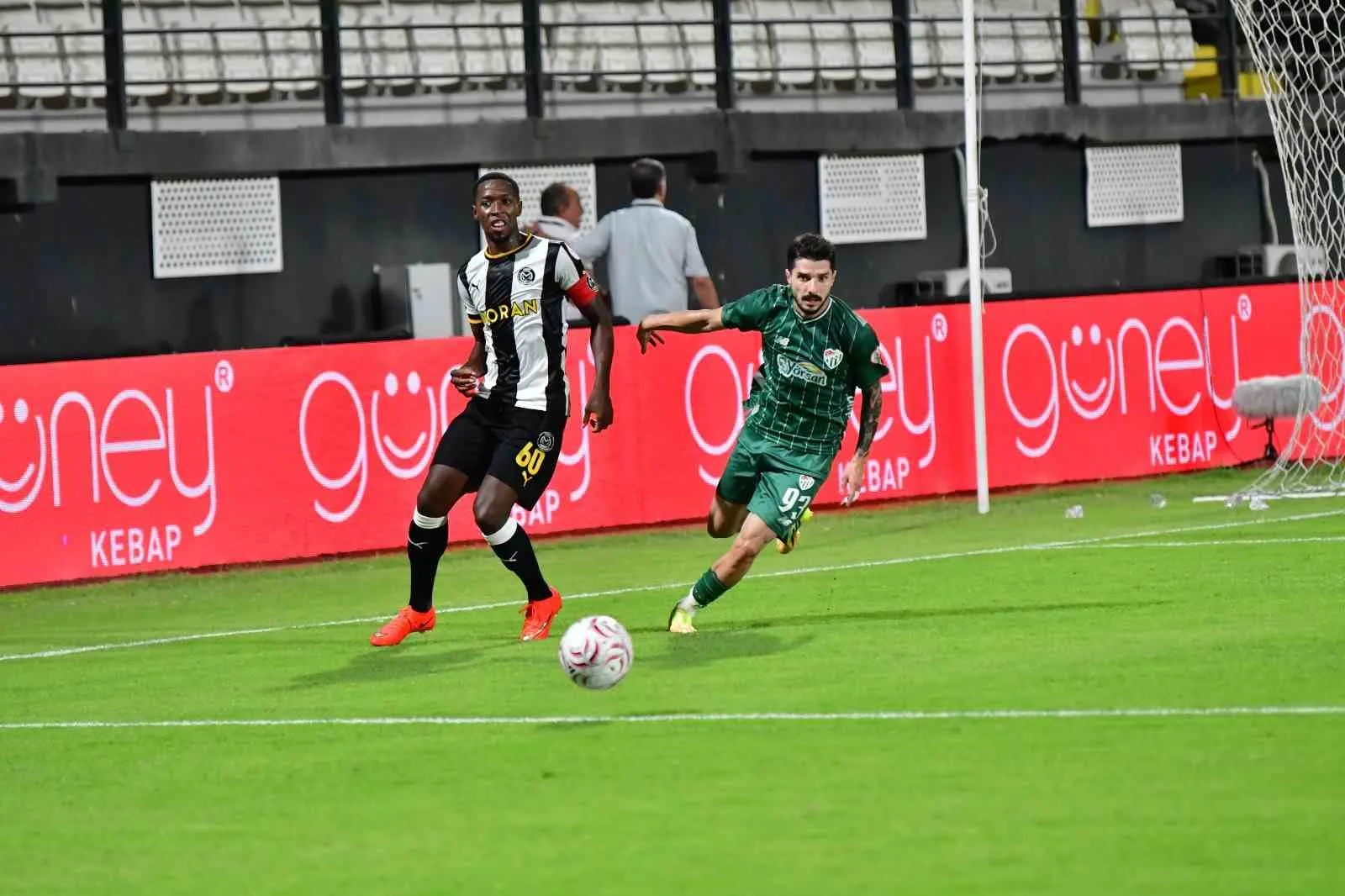Bursaspor Manisa deplasmanında son nefeste kazandı
