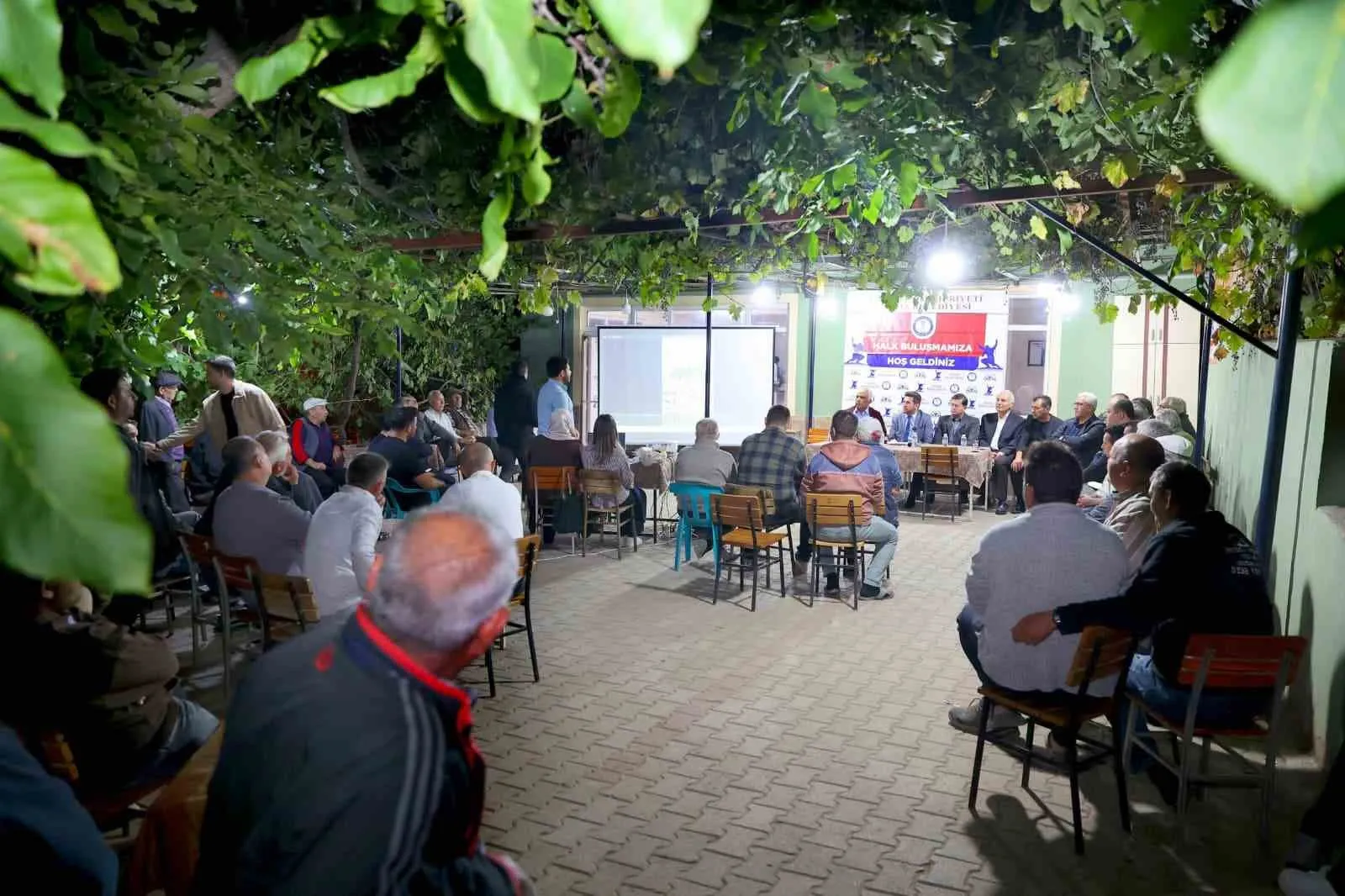 Tavas’ta çözümün adresi mahalle meydanları oldu: Başkan Tatık Kozlar’da