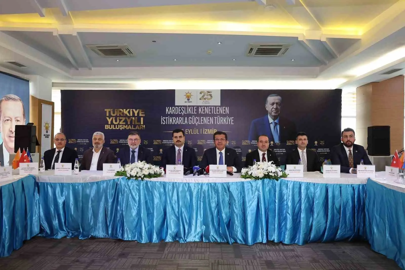 İzmir’de siyasi hareketlilik: AK Parti’den 30 ilçeye çıkarma