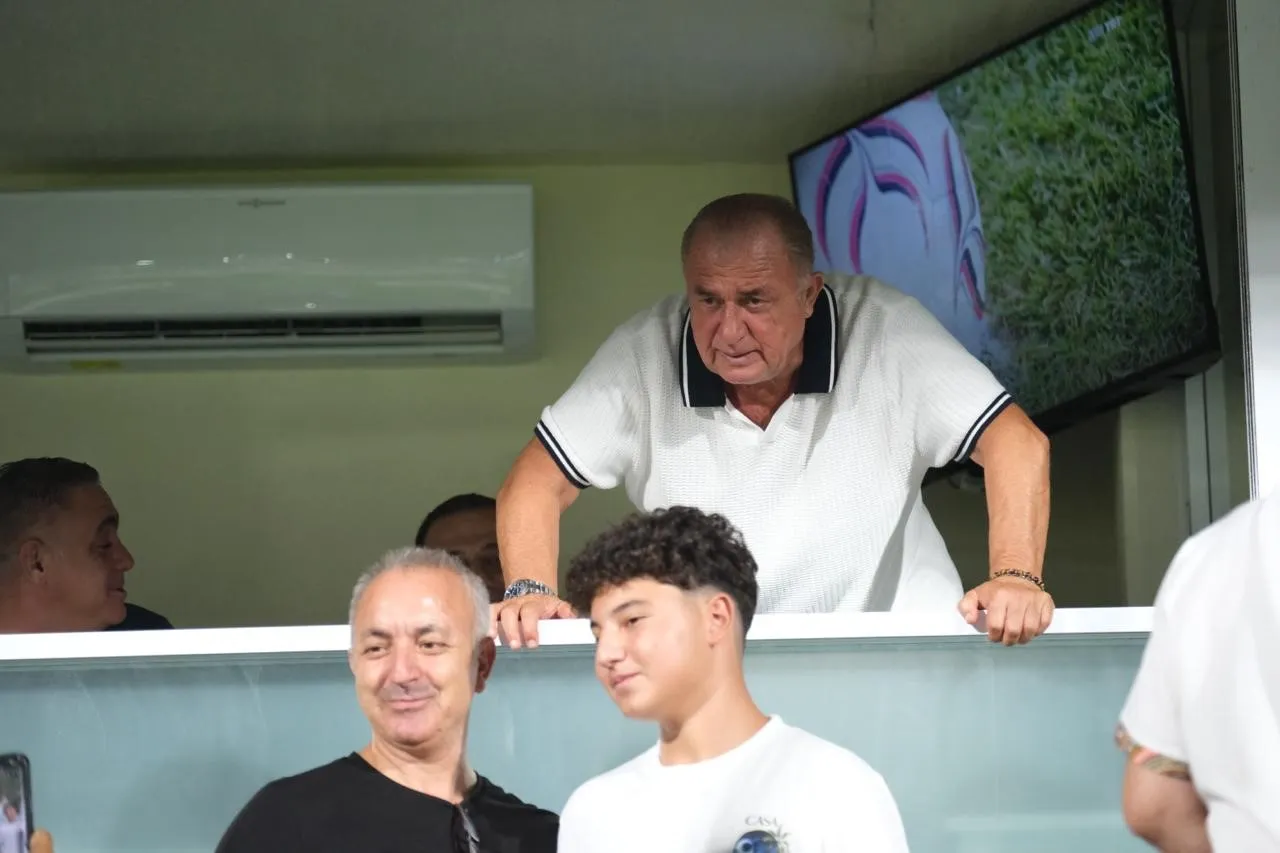 Bodrum'da futbol şöleni: Fatih Terim locadan takip etti