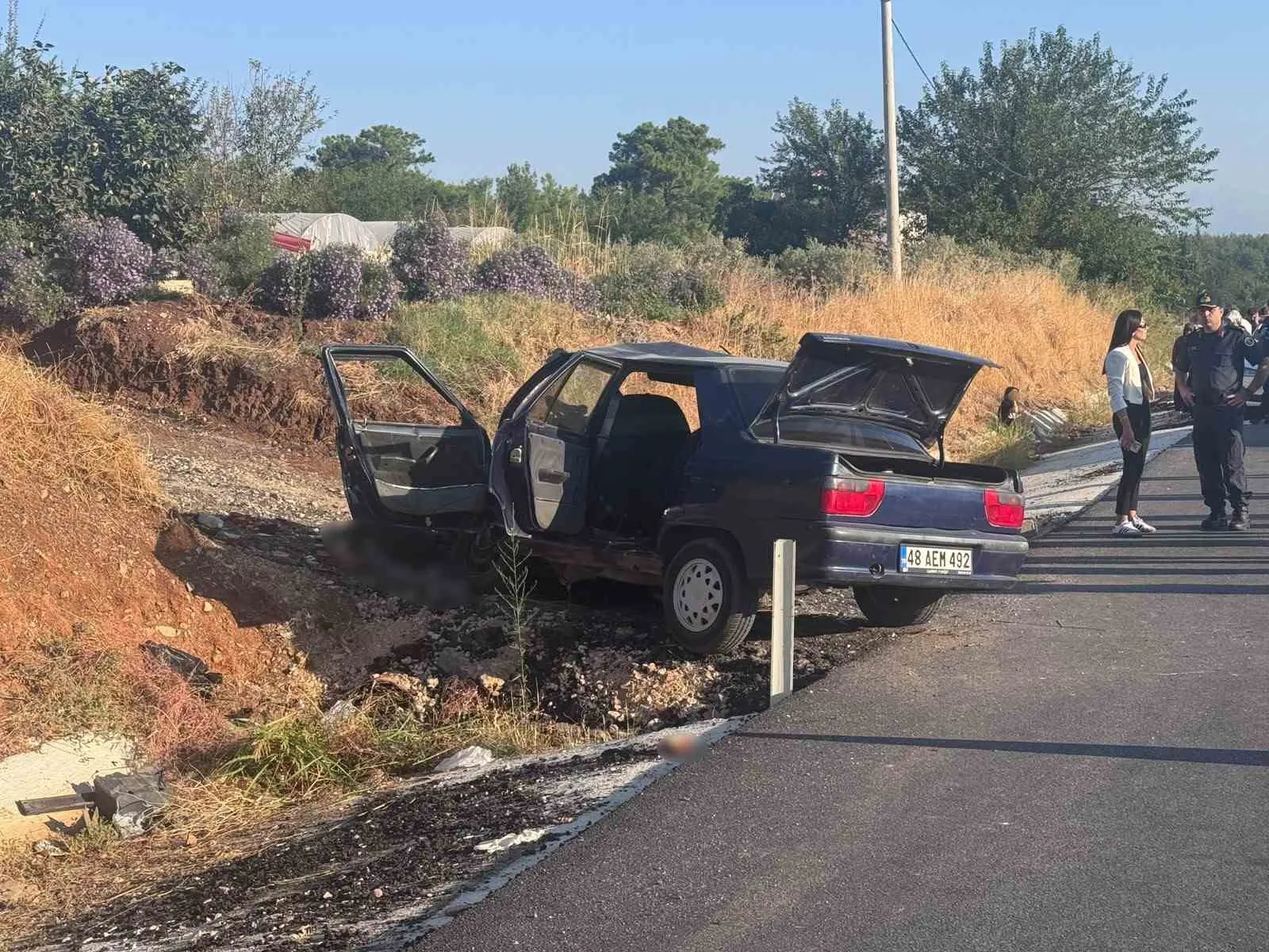 Muğla'da acı haber: Kontrolden çıkan otomobil toprak zemine çakıldı