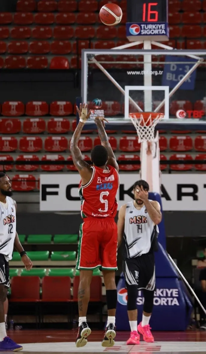İzmir'in basketbol devleri hazırlık maçında buluşuyor: Gözler parkeye çevrildi