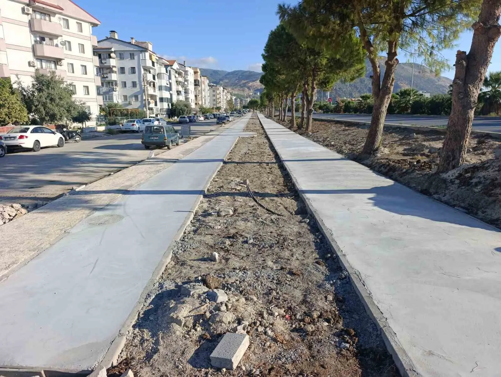 Söke’de modern kentleşme adımı: Bisiklet yolunda beton dökümü tamamlandı