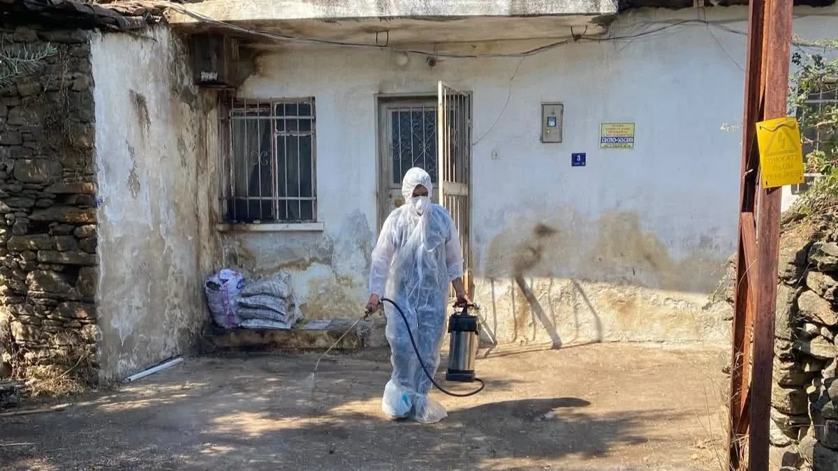 Bozdoğan’da kötü kokuya son: Tonlarca atık iki günde temizlendi