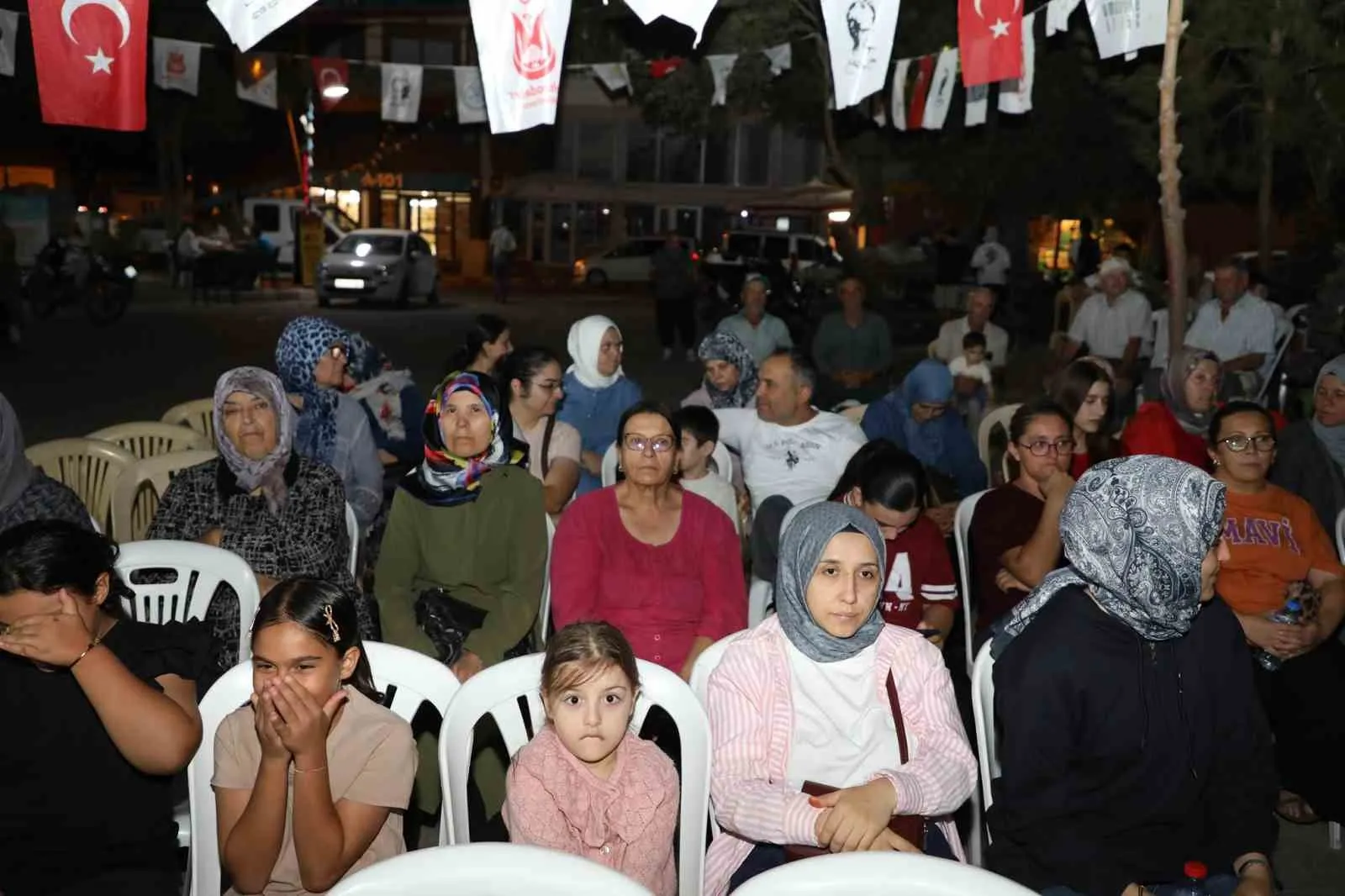 Aşağıçobanisa’da şenlik rüzgarı: Balkan ezgileriyle unutulmaz final