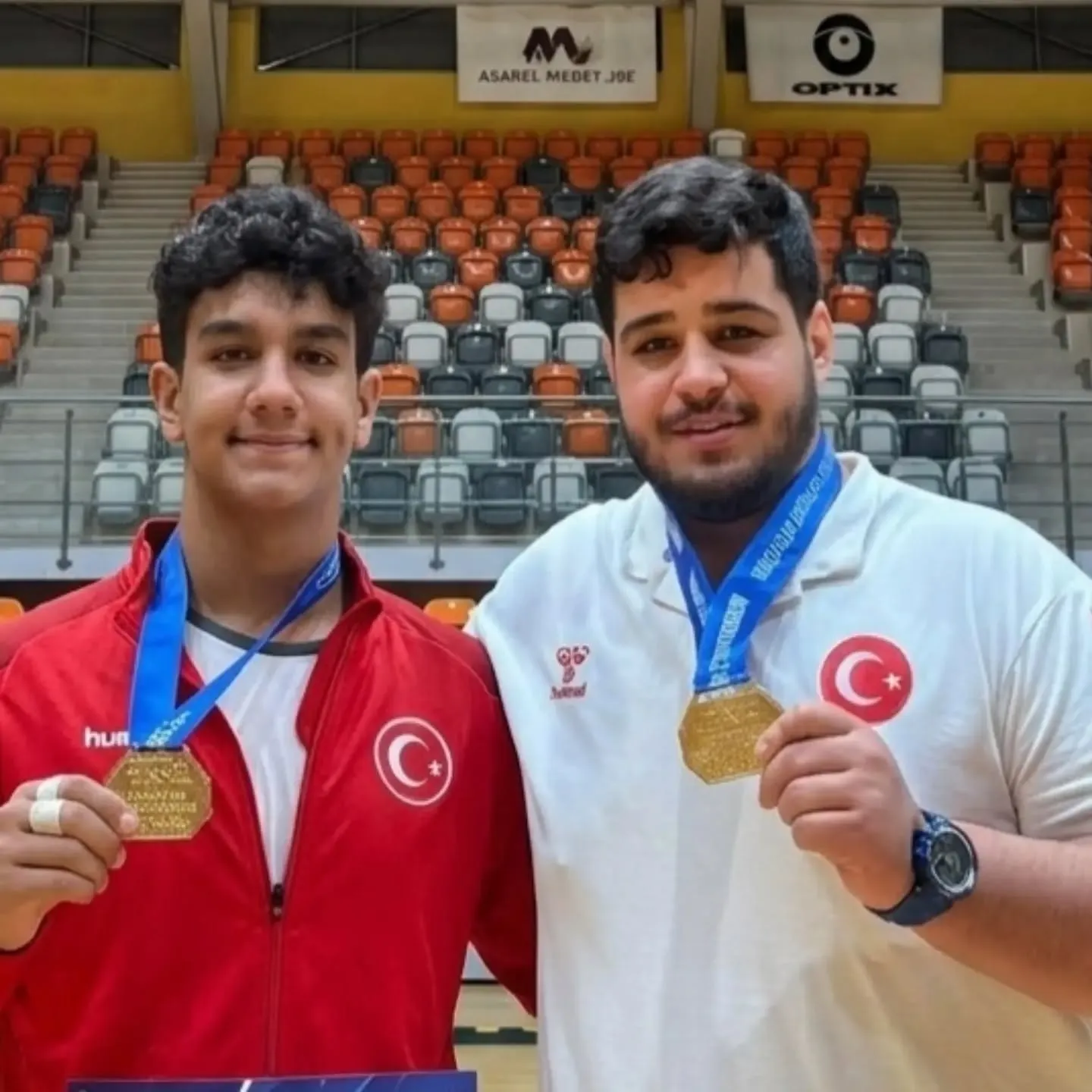 Salihli'nin Avrupa zaferi: Minderde altın ve gümüş madalya gururu