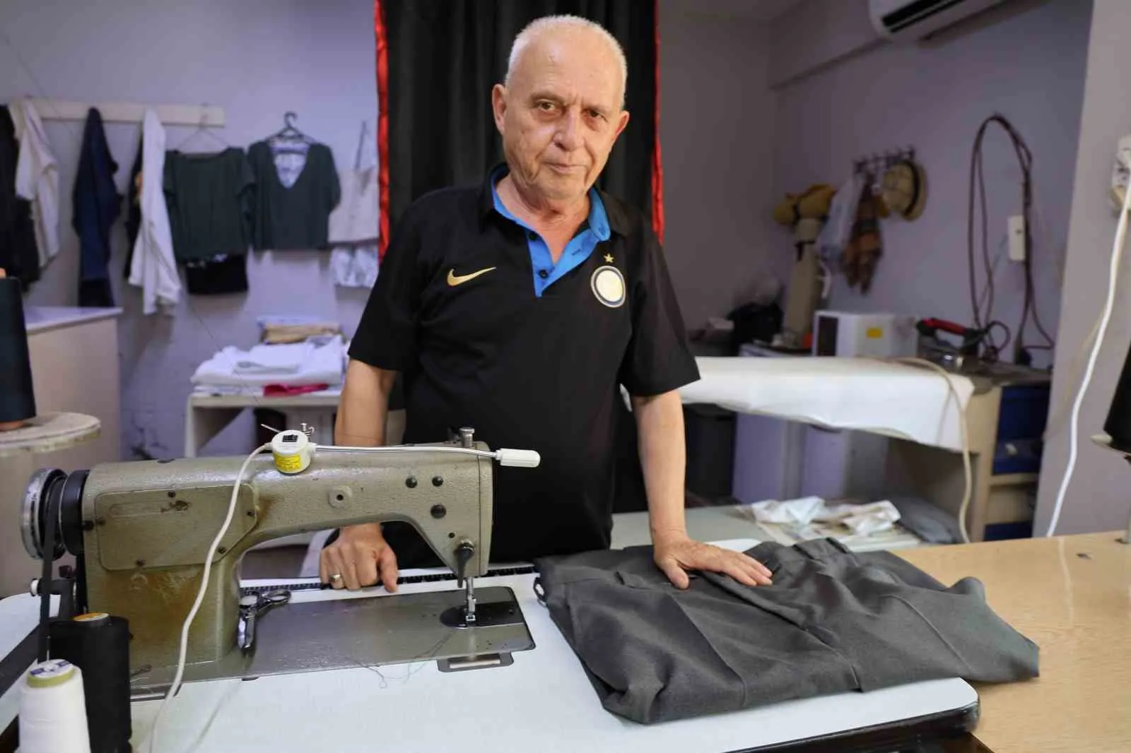 Emeklilikte aradığı huzuru tezgahta buldu: 71 yaşında mesleğine geri döndü