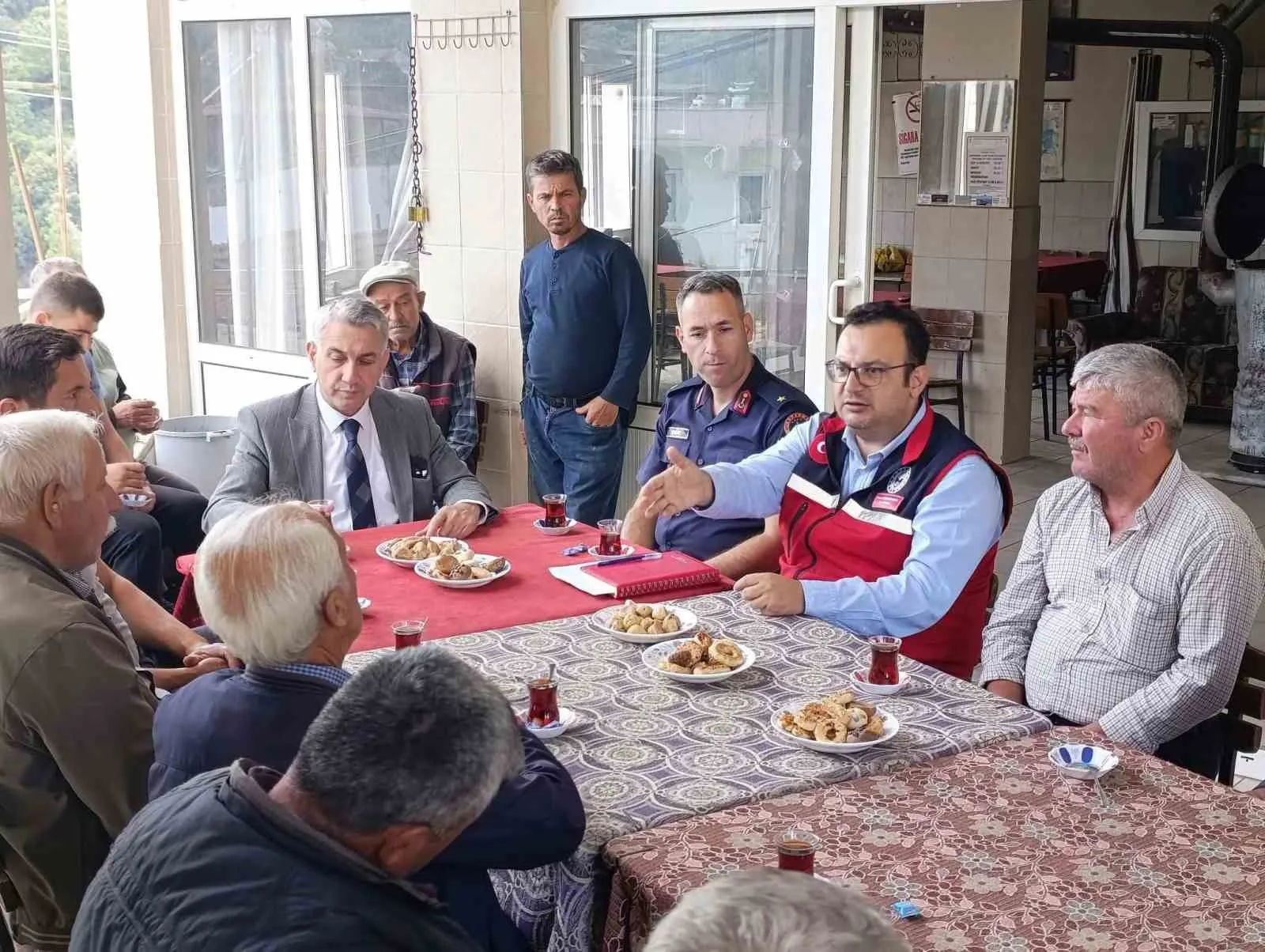 İncirliova’da çözüm odaklı ziyaret: Kaymakam Abay Arzular sakinleriyle bir araya geldi