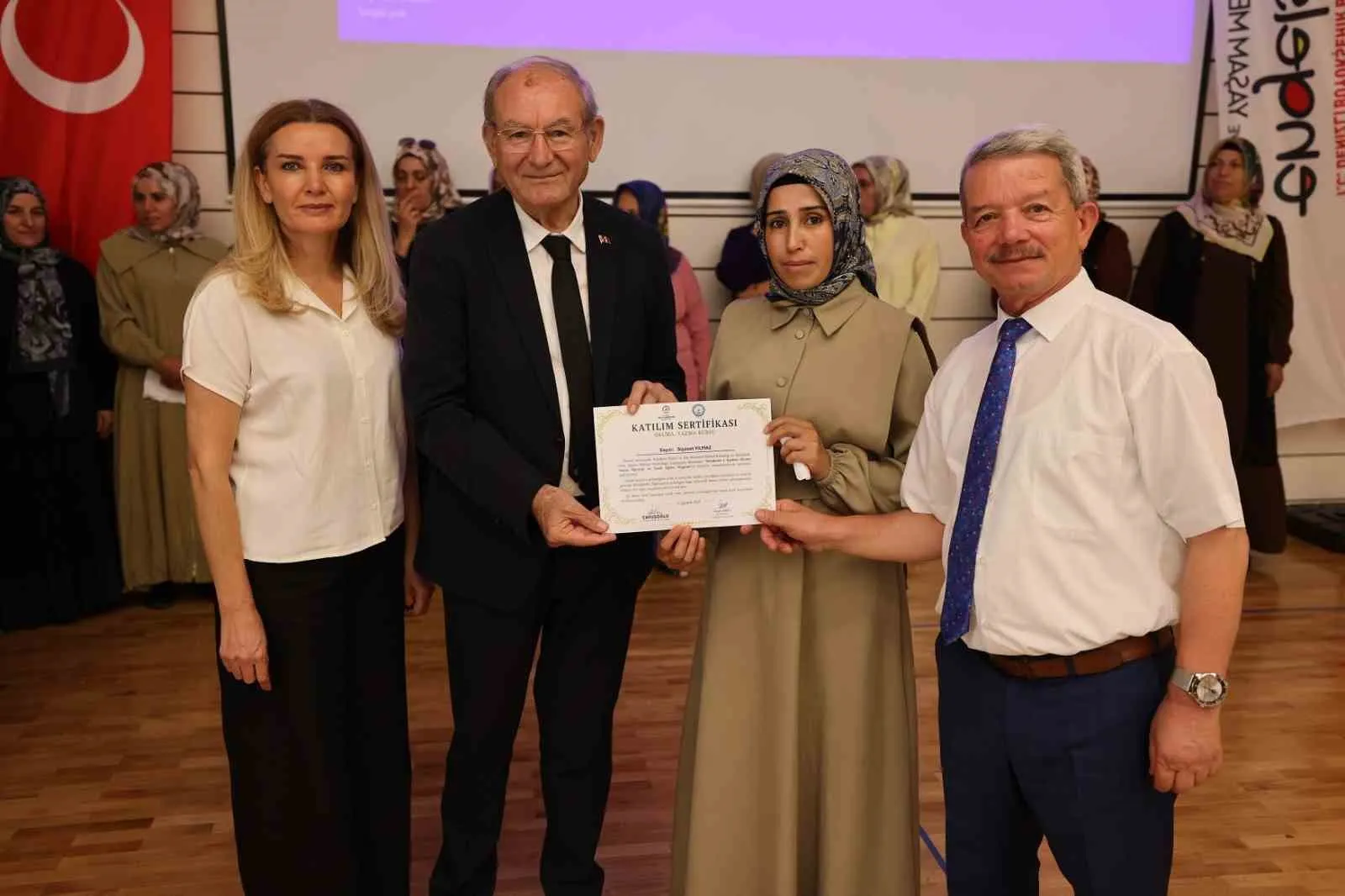 Harflerle Yeniden Doğuş: Denizli'de 21 Kadın İçin Büyük Gün