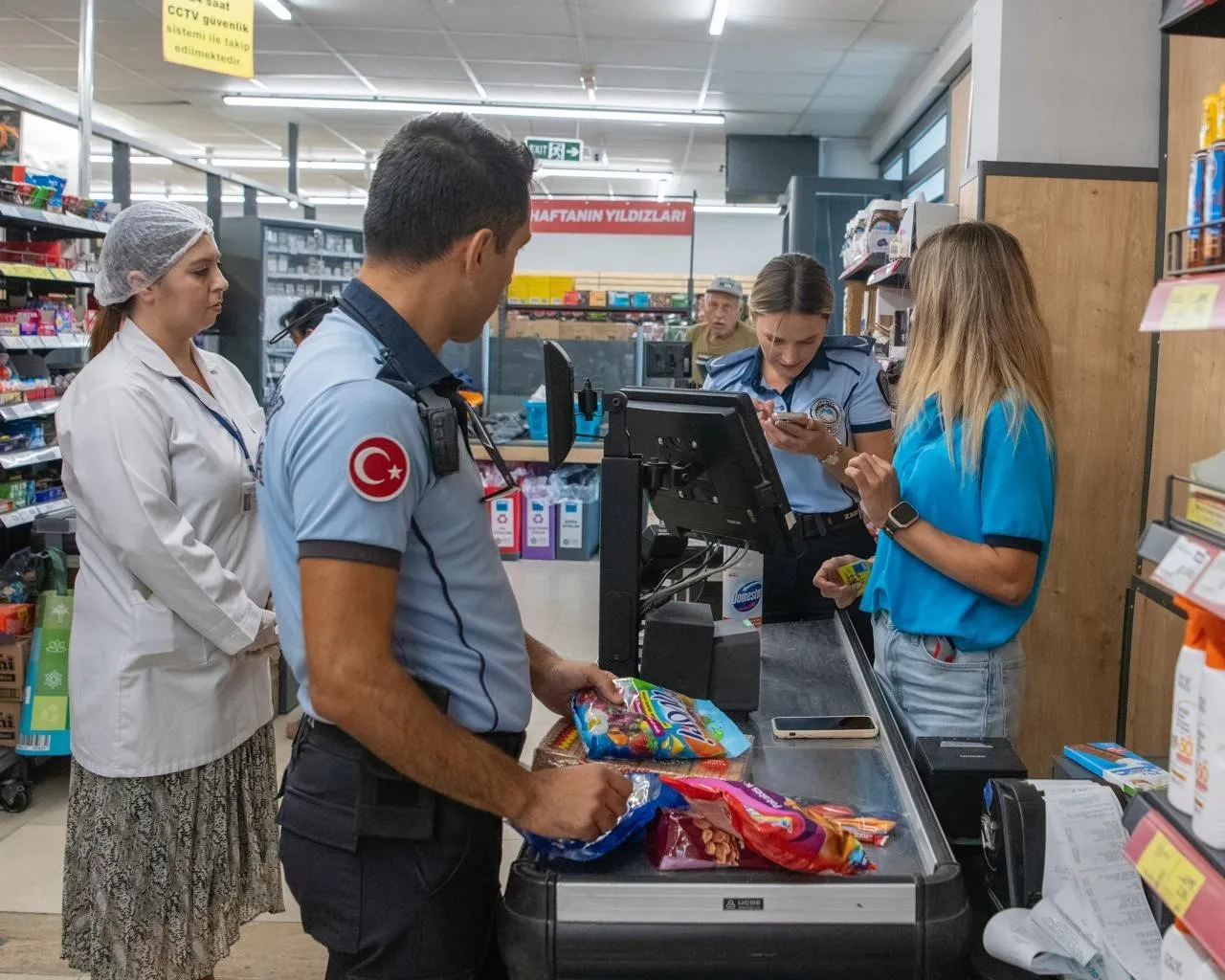 Kuşadası'nda mutfak denetimi: Sağlıksız ürünlere geçit yok