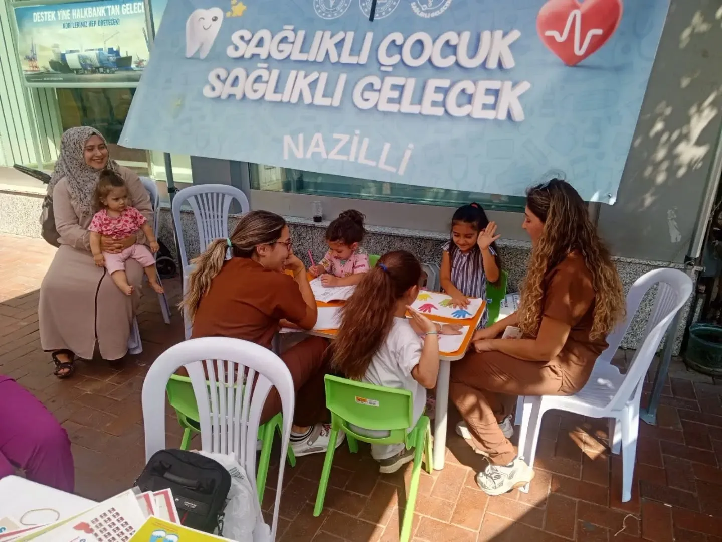 Nazilli'de anne ve çocuk sağlığı için meydanlarda buluştular