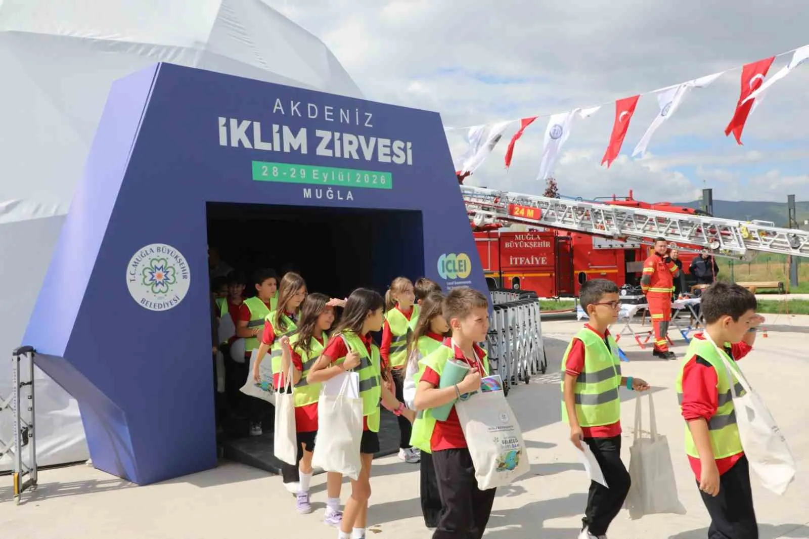Çocuklar denizlerin gizemli dünyasına 360 derecelik yolculuğa çıkıyor