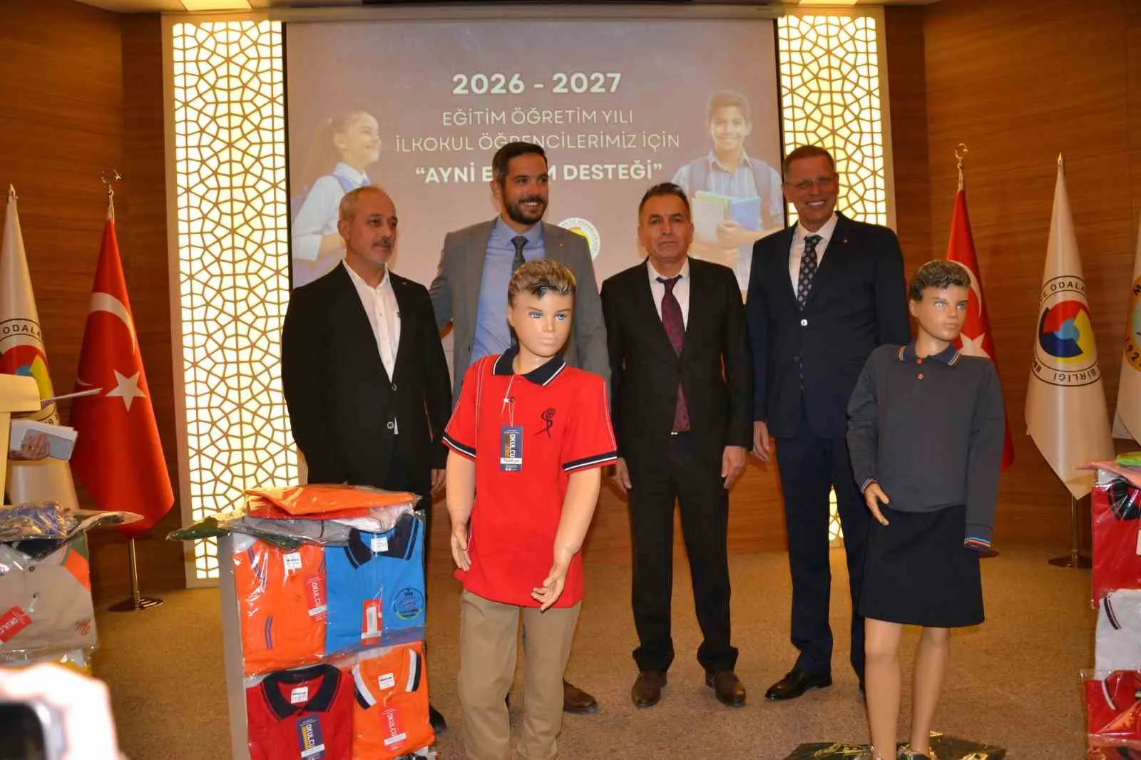 Manisa’da eğitime dev katkı: 450 öğrencinin yüzü güldü