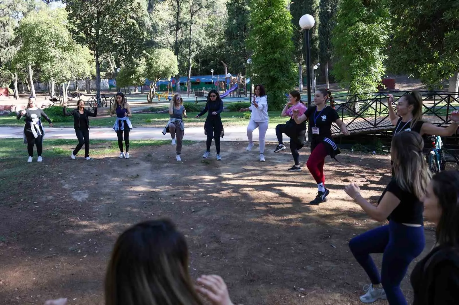 Efeler'de güne sporla merhaba: Pınarbaşı'nda hareketli sabahlar