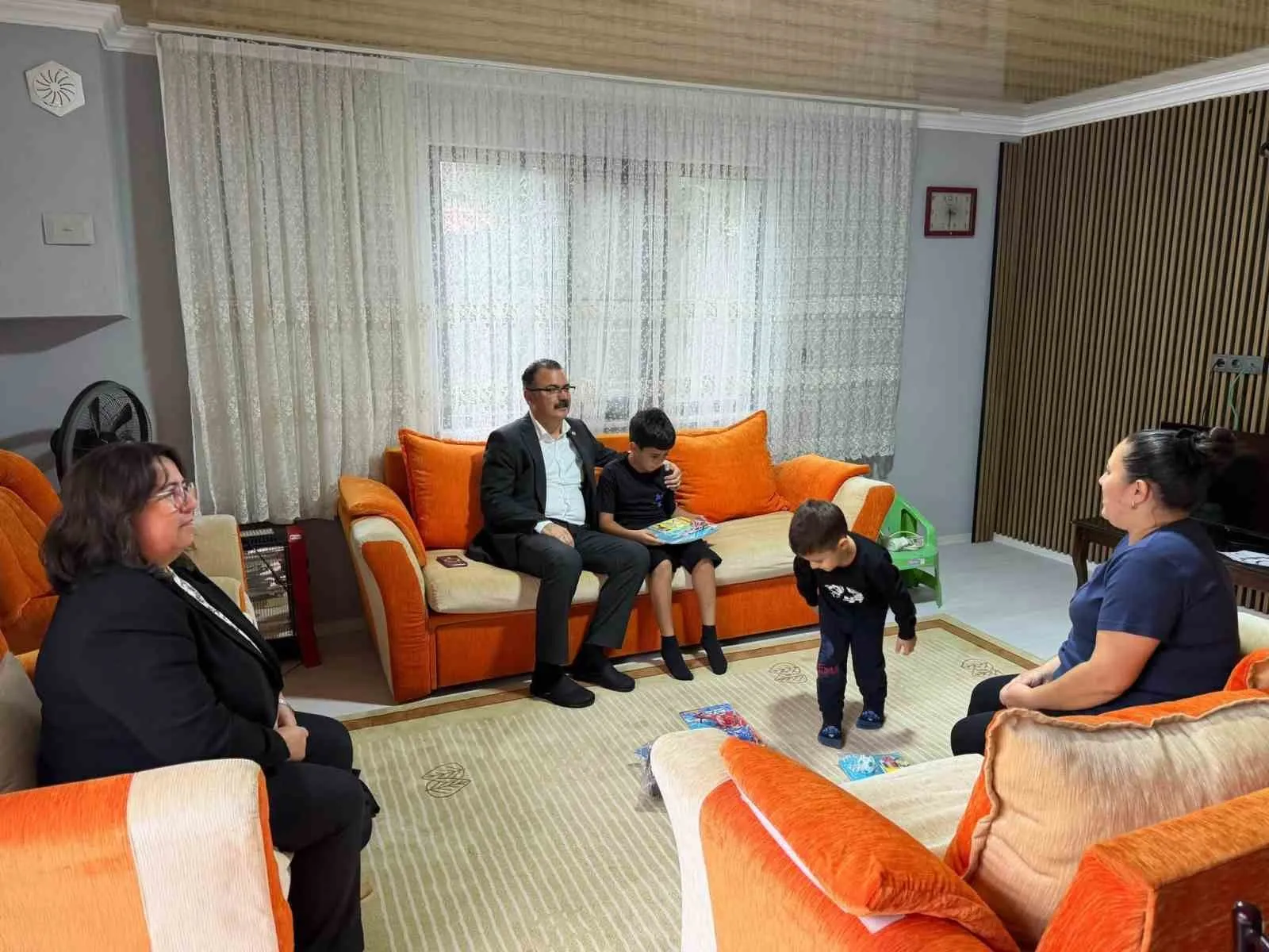 Sultanhisar'da gönül köprüleri kuruluyor: Kaymakam Ateş'ten ev ziyaretleri
