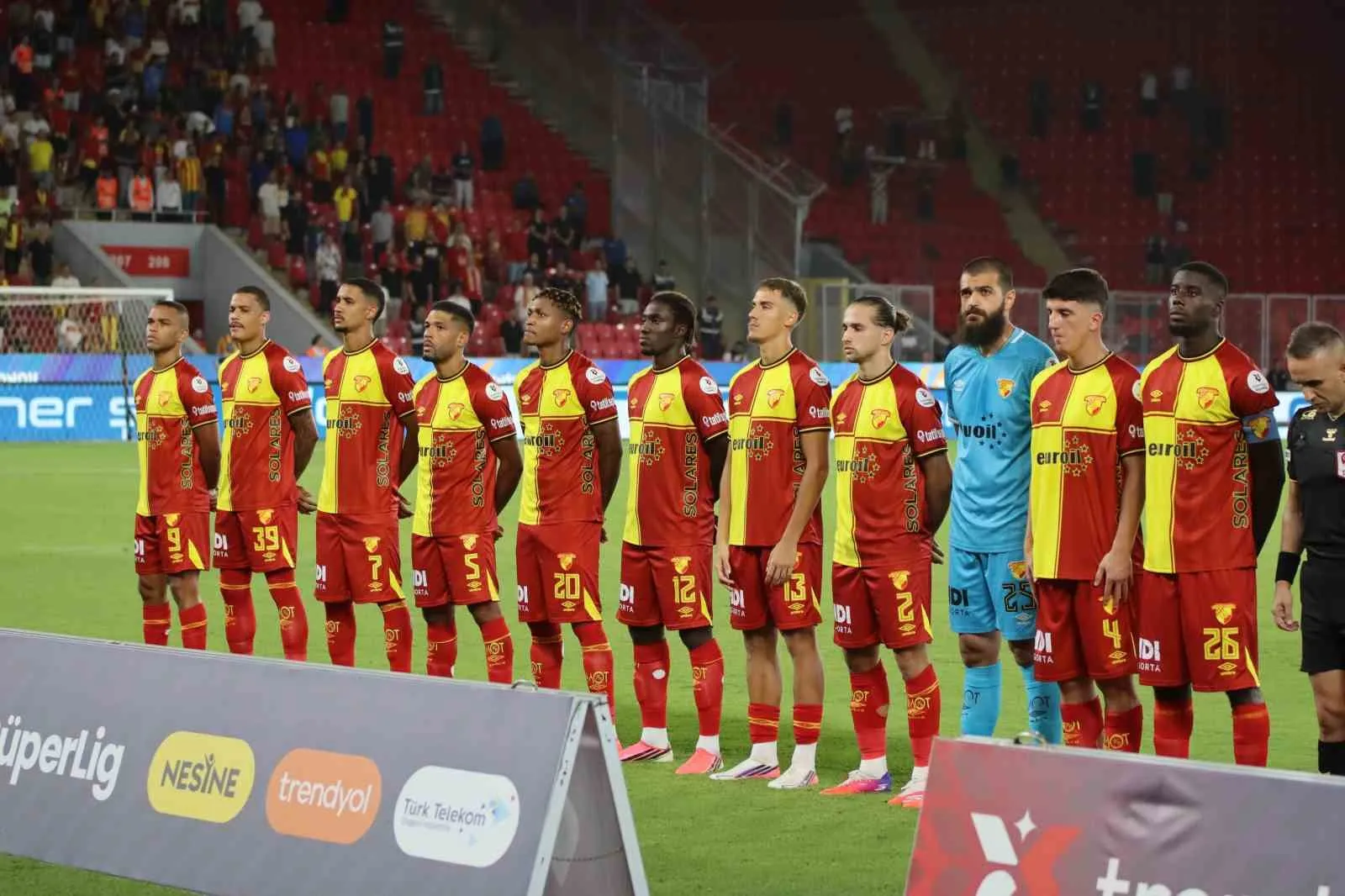 Göztepe'de savunma çöktü: İzmir ekibi ligin en çok gol yiyen takımı oldu