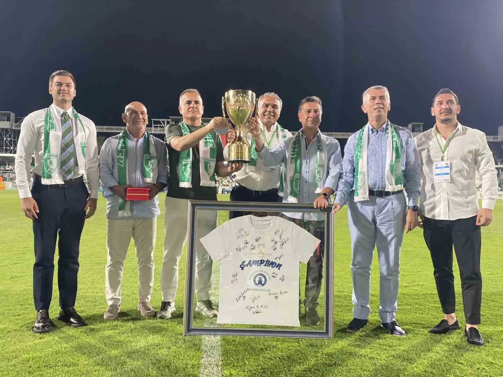 Bodrum’un kupa zaferi protokolü bir araya getirdi: Yalıkavakspor’dan gövde gösterisi