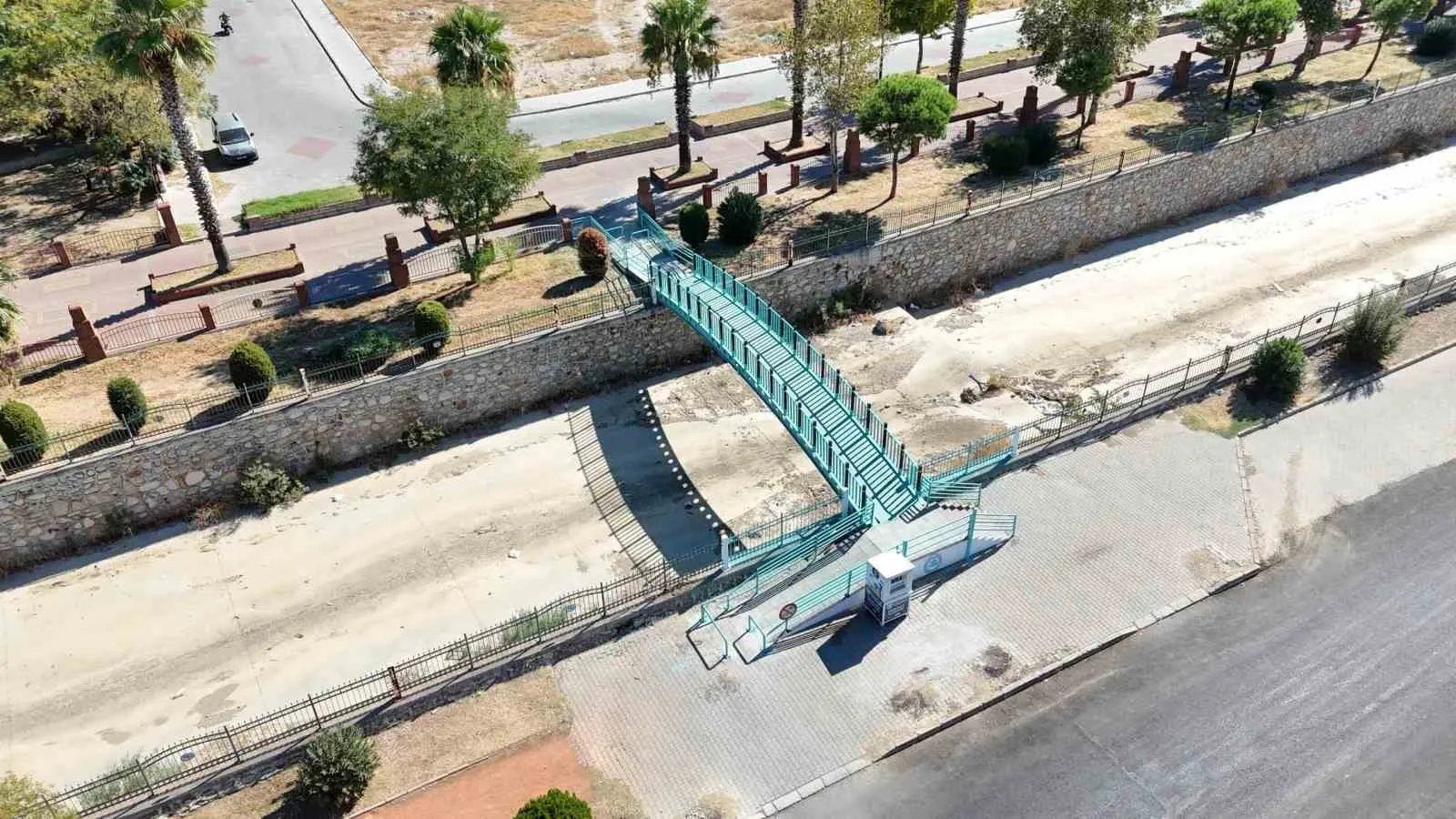 Yeşil Mahalle’de köprü düzenlemesi: Yayalar için daha güvenli geçiş dönemi