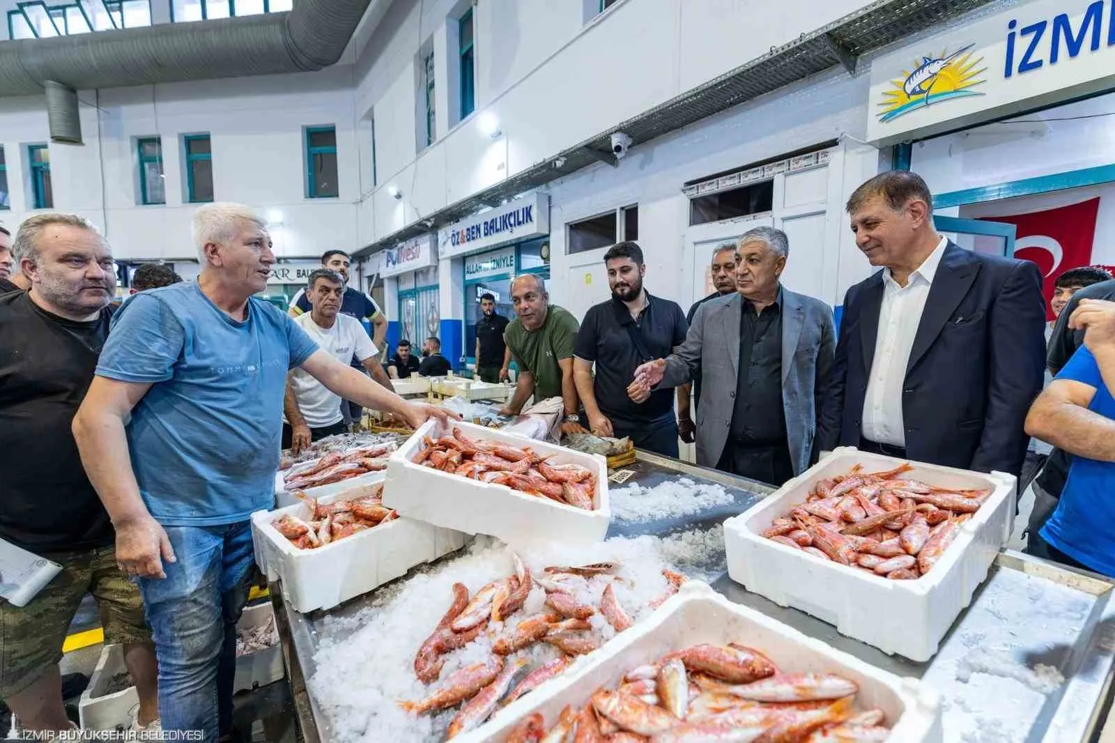 Tugay, Yeni Sezonun İlk Açık Artırmasında Balıkçıların Yanında