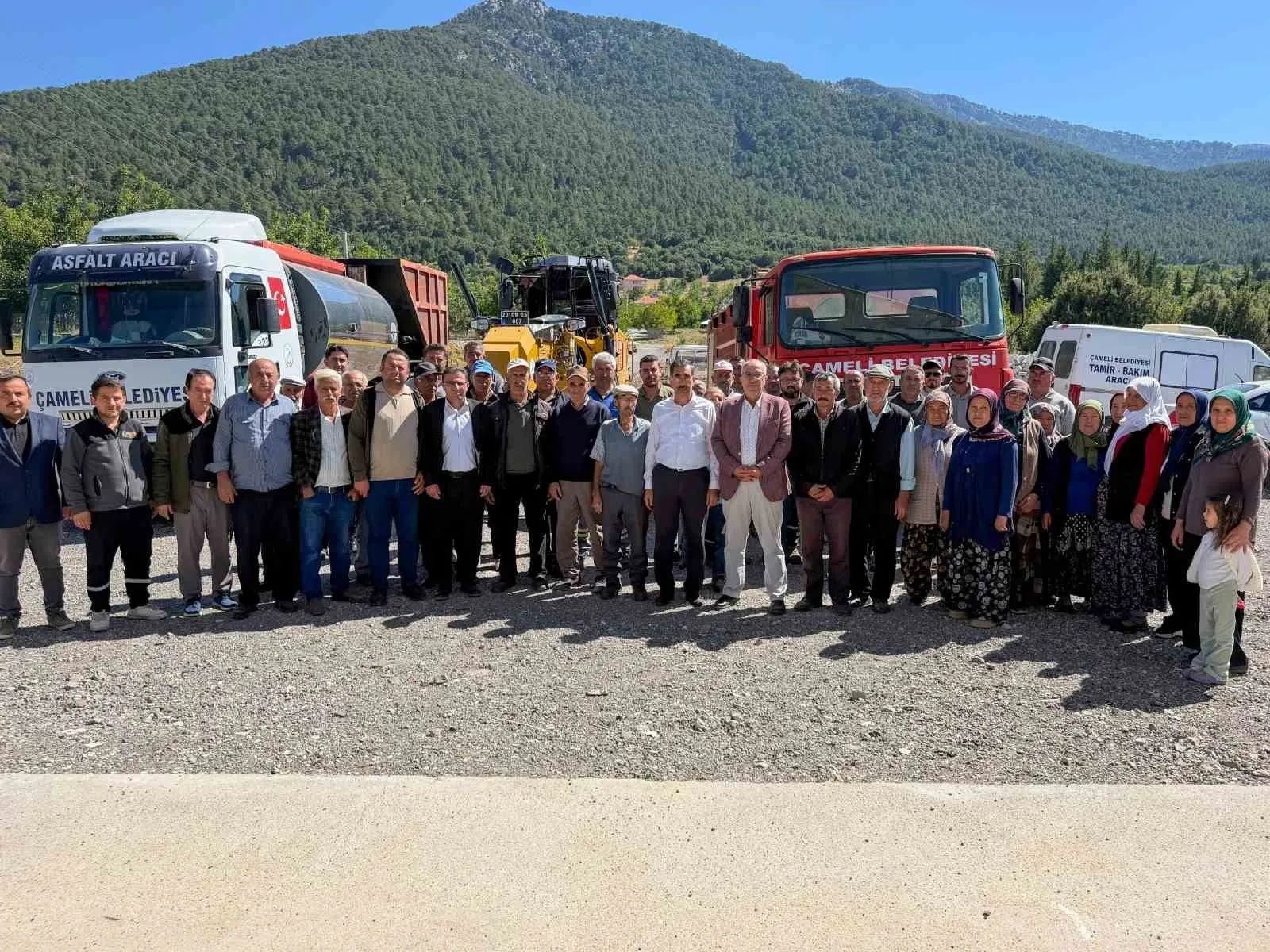 Çameli’de asfalt bereketi: Cevizli Mahallesi’nde yeni yollar dualarla açıldı