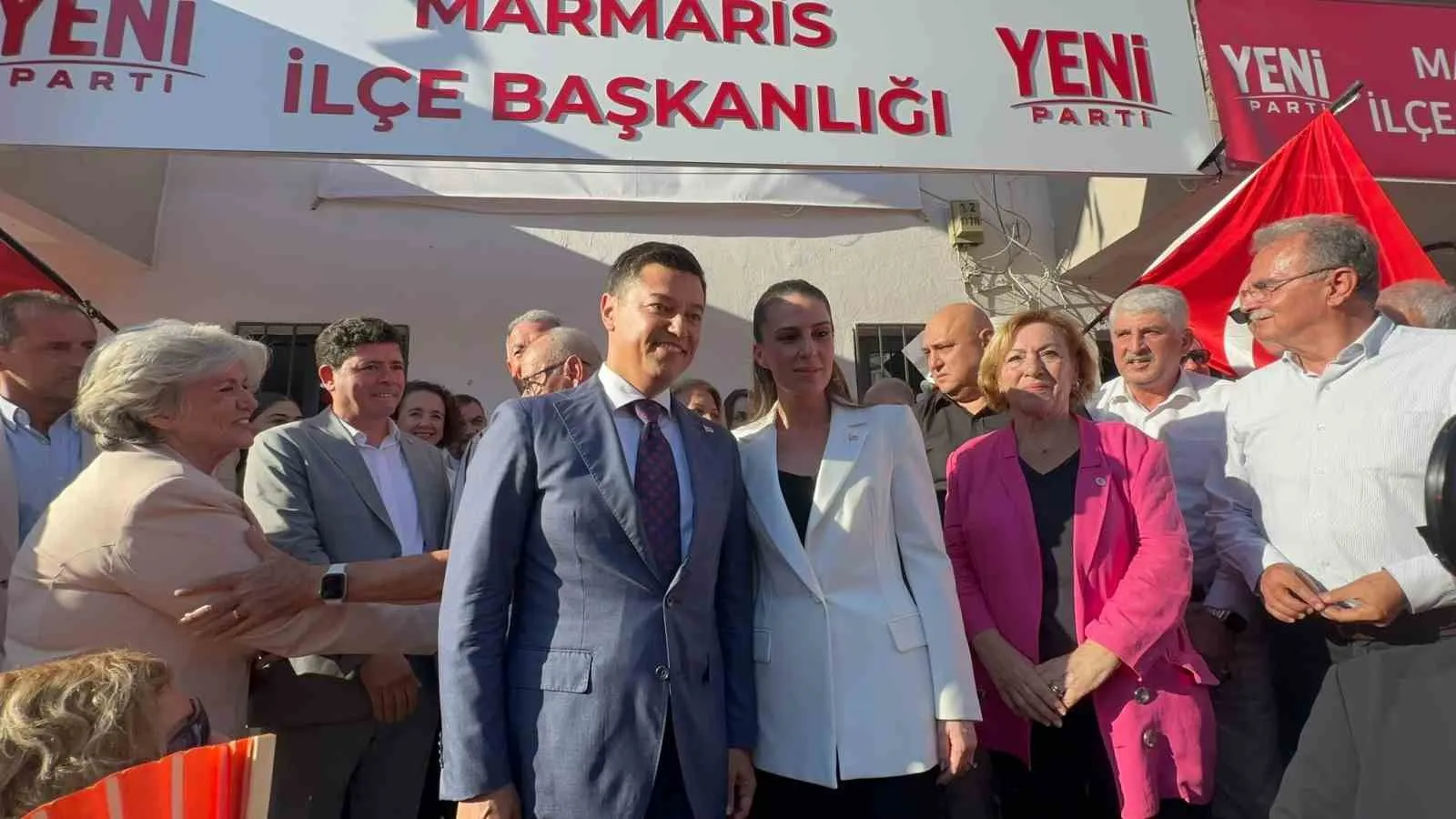 Marmaris'te siyasi rota değişti: Acar Ünlü Yeni Parti saflarına katıldı