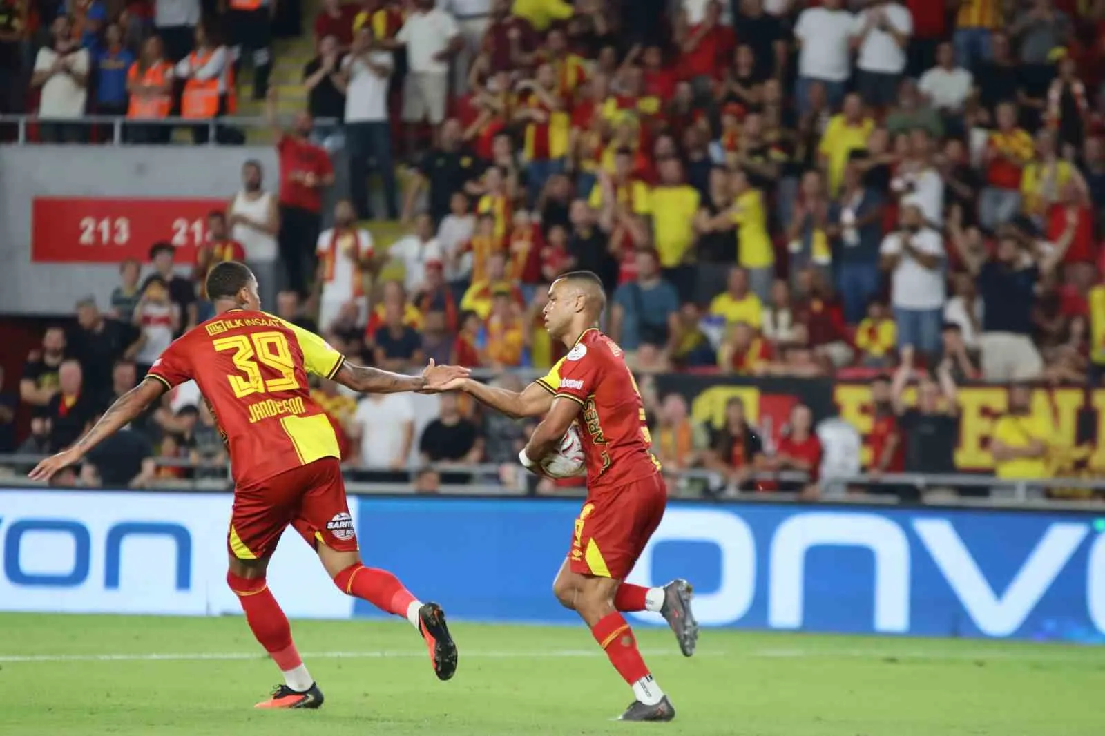 Göztepe’nin kriz dönemindeki gizli kahramanı: Juan her 87 dakikada bir ağları sarsıyor