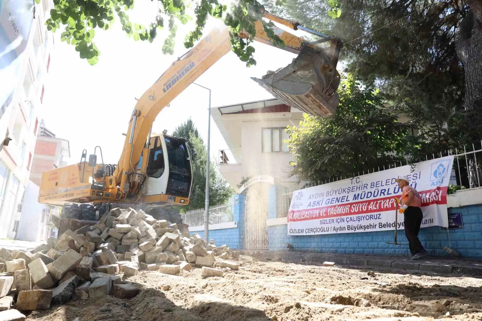 İncirliova'da ulaşım konforu için düğmeye basıldı: İstiklal Mahallesi şantiyeye döndü