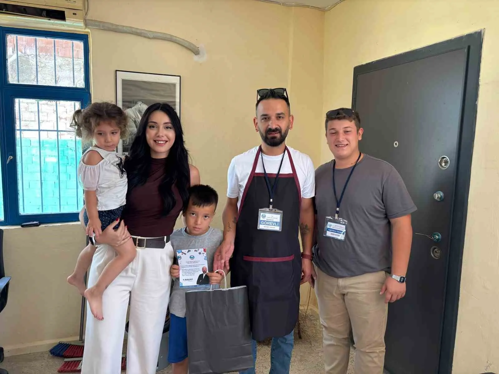 Söke'de okul öncesi yüzleri güldüren hizmet: Berber kapıya kadar gitti