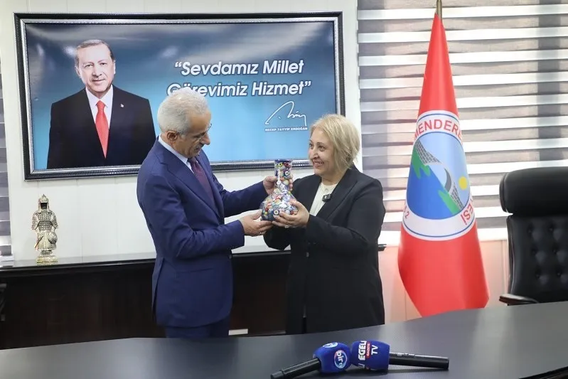 Menderes’in yol sorunu tarihe karışıyor: Bakan Uraloğlu’ndan kritik hamle