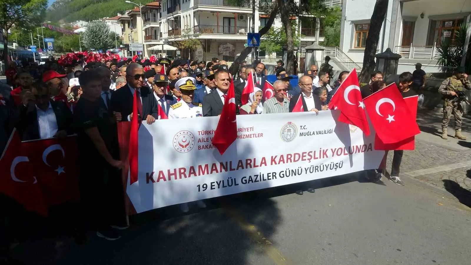 Muğla’da gazilere minnet yürüyüşü: Kahramanlarla aynı yolda buluştular