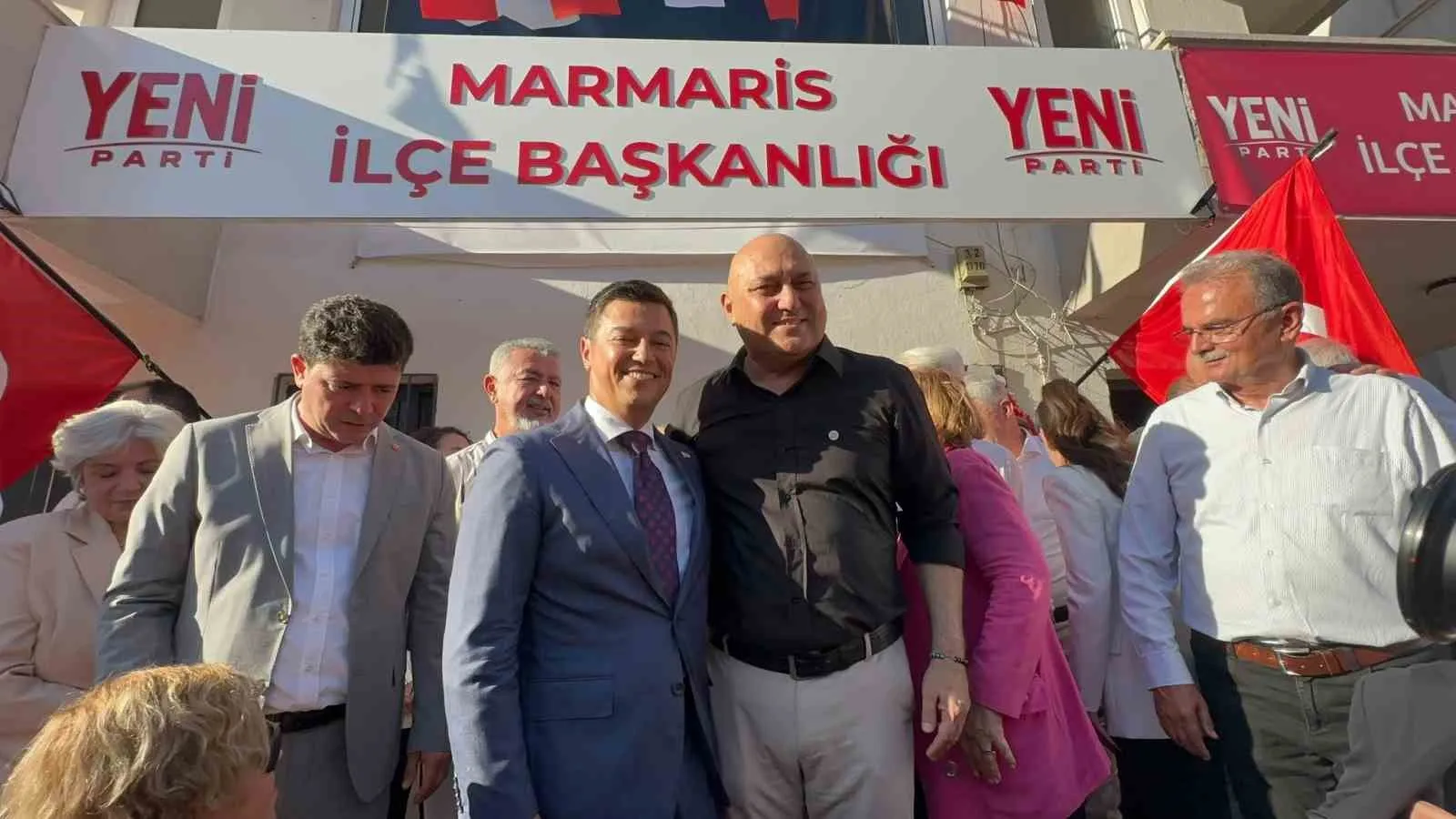 Marmaris'te siyasi rota değişti: Acar Ünlü Yeni Parti saflarına katıldı