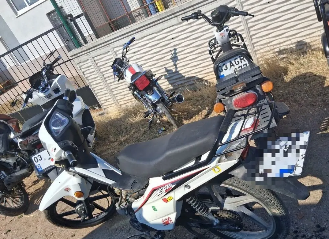Sandıklı'da okul çevrelerinde motosiklet operasyonu: Kuralsız sürücülere ağır fatura