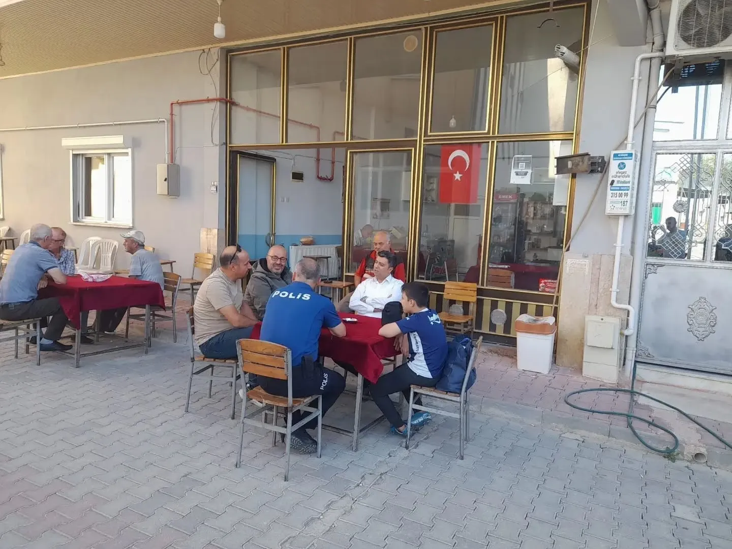 Yenipazar’da samimi buluşma: Kaymakam Karataş esnafın derdini dinledi