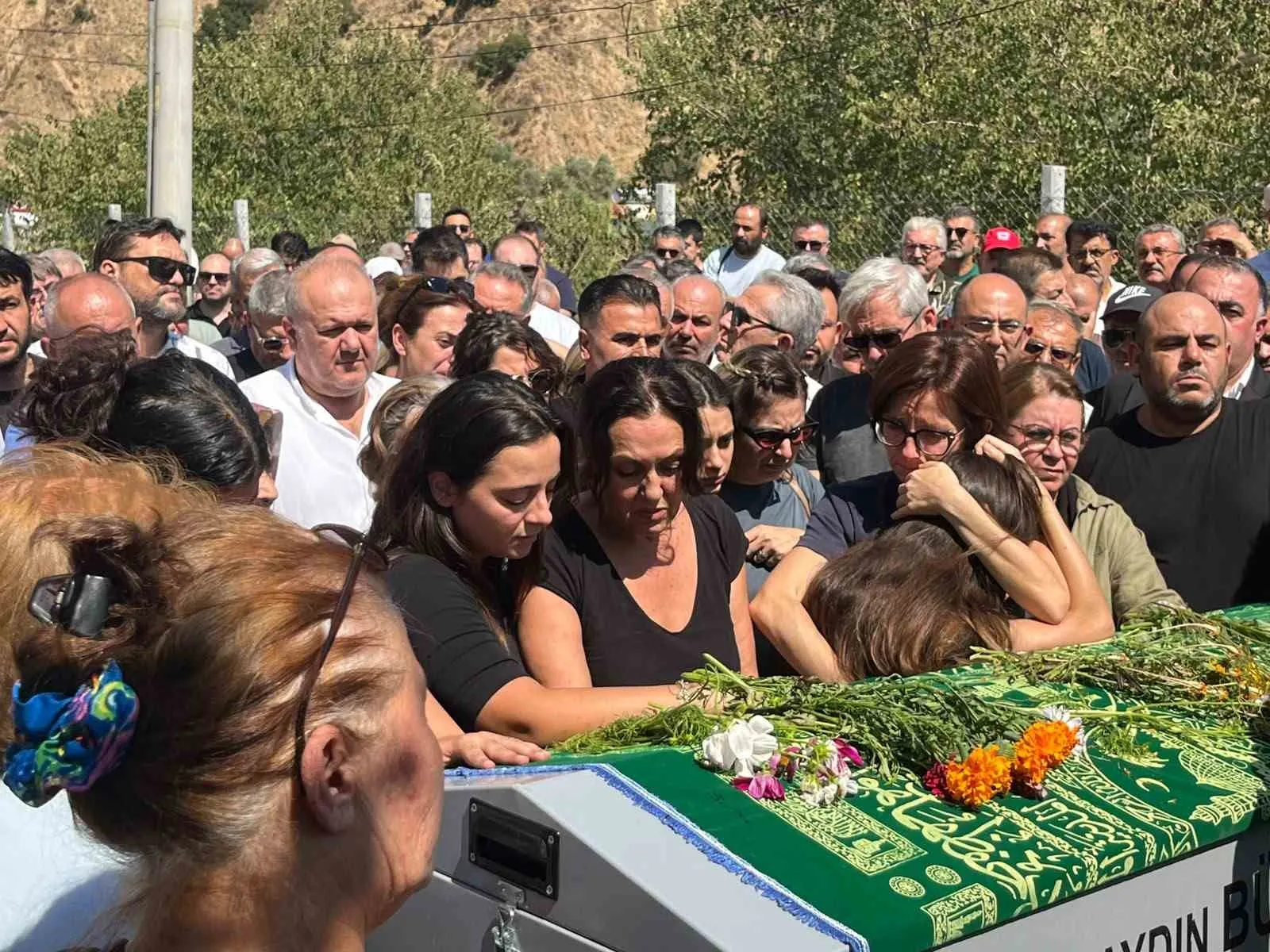 Siyaset dünyasını yasa boğan veda: Ali Çankır son yolculuğuna uğurlandı