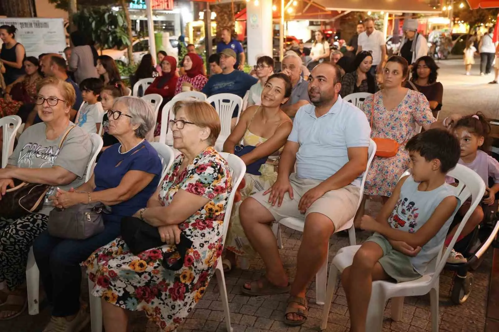 Anadolu’nun kadim lezzeti üzüm, Manisa’da tarihsel derinliğiyle masaya yatırıldı