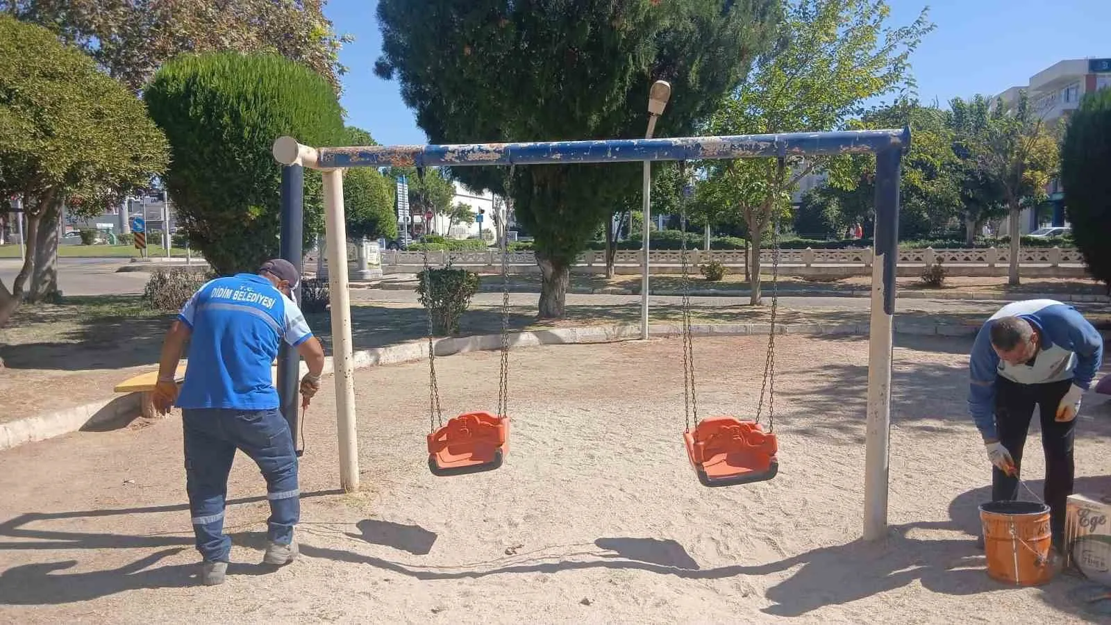 Didim'de parklar baştan aşağı yenileniyor: Başkan Gençay'dan yeşil alan vurgusu