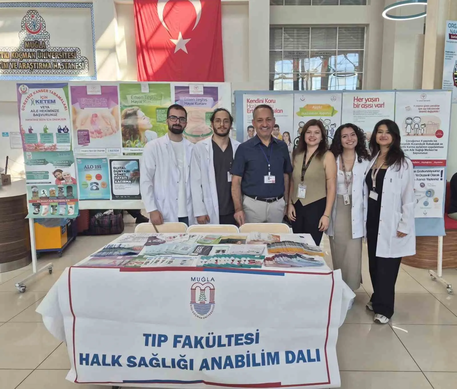 Muğla’da sağlık seferberliği: Hastane girişinde dev bilgilendirme durağı