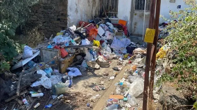 Bozdoğan’da kötü kokuya son: Tonlarca atık iki günde temizlendi