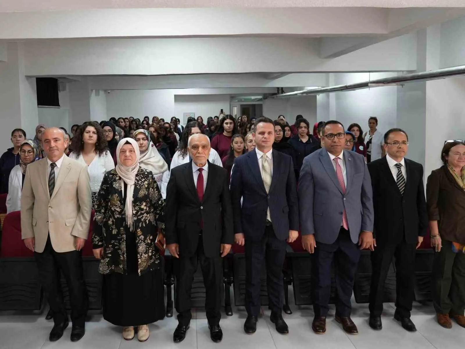 Muğla’da gençlere ufuk açan buluşma: Yazar Mustafa Turan öğrencilerle buluştu