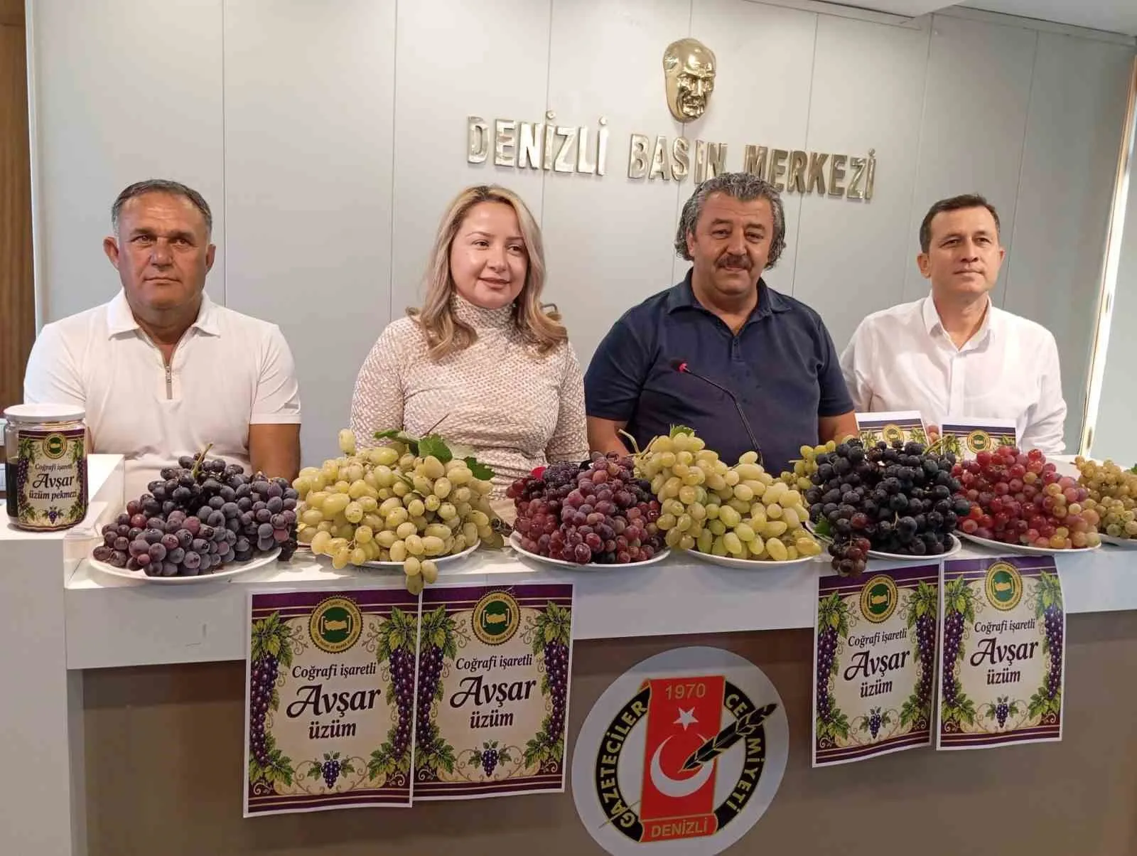 Denizli’nin bereketli topraklarında hasat heyecanı: Avşar üzümü festivalle taçlanıyor