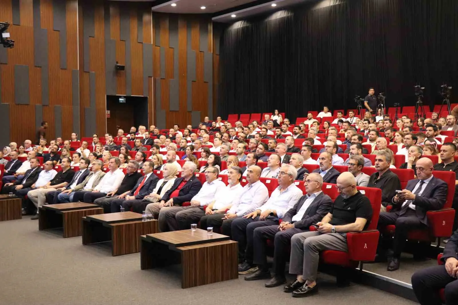Denizli iş dünyasında hedef büyüttü: Uğur Erdoğan’dan yeni dönem için güçlü vizyon