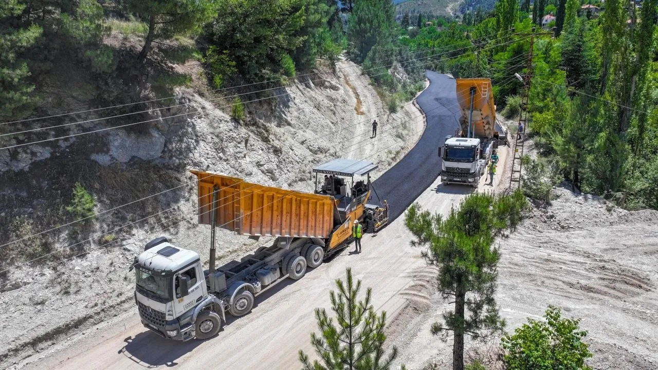 Çameli’de ulaşım standardı yükseldi: Elmalı yolu baştan aşağı yenilendi
